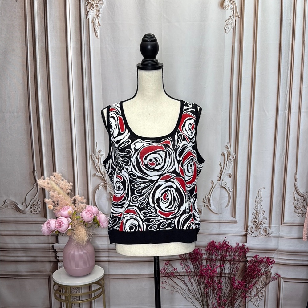 St. John Black and White Sleeveless Tank Top